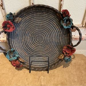 Rustic round metal tray with Mexicana flowers